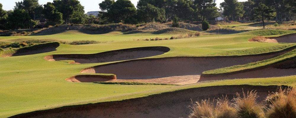 Glenelg Golf Club by Gary Lisbon