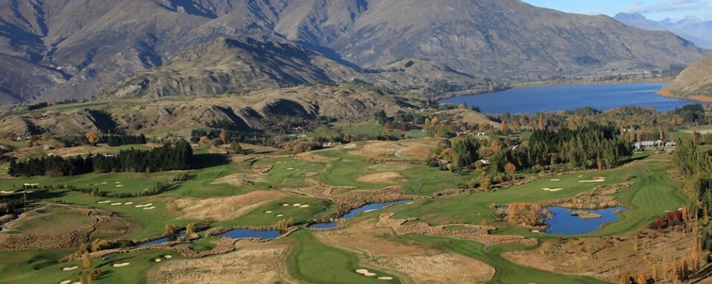 The Hills Golf Course by Gary Lisbon