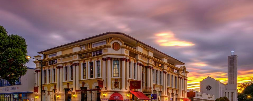County Hotel - exterior 