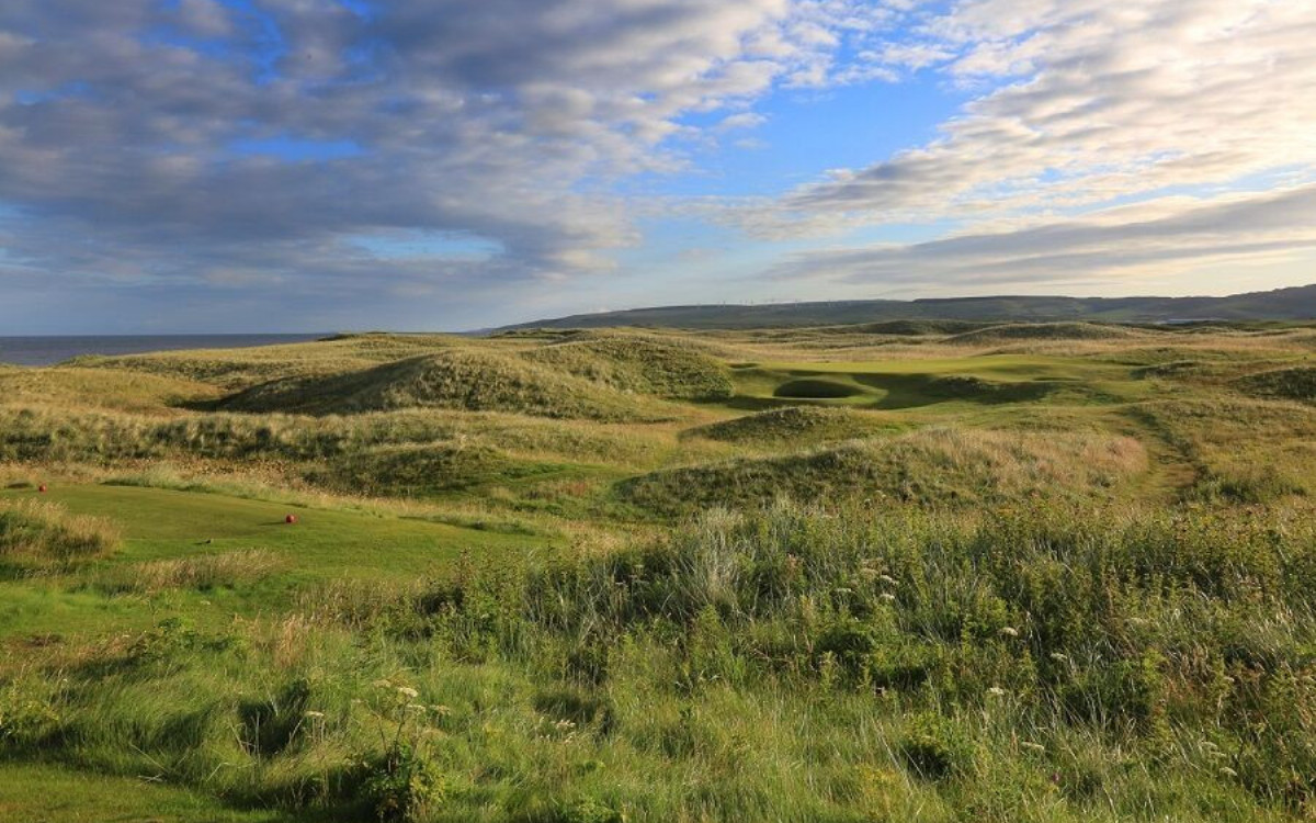 Machrihanish Golf Club by Gary Lisbon